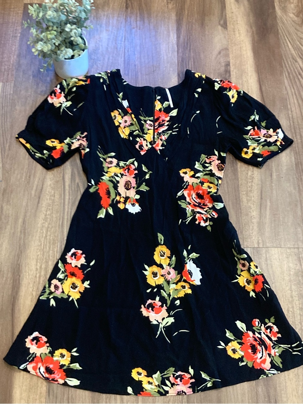 Free People Black Floral V-Neck Short Dress - Picture 4 of 8